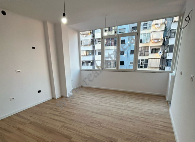 Apartament 1+1 per shitje ne rrugen Shefqet Musaraj ne Tirane.
Pozicionohet ne katin e 7 te nje pal